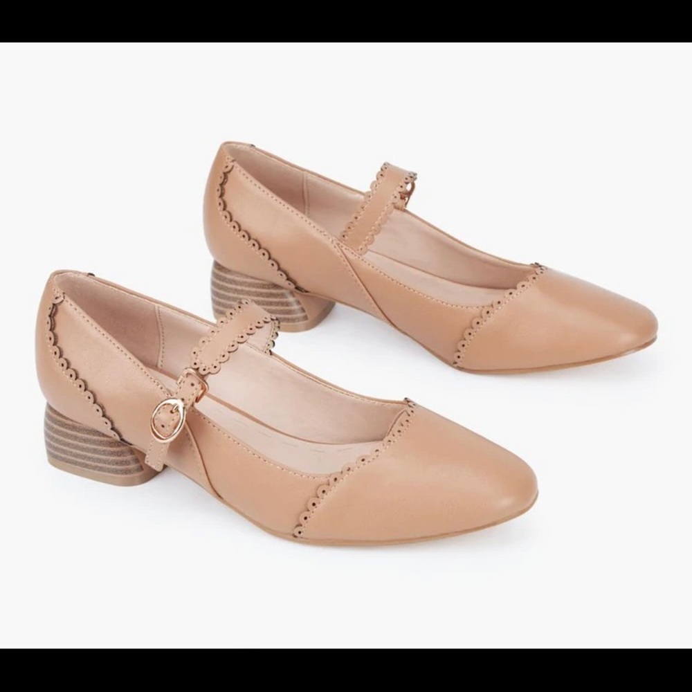 NEW Ecosusi flora classic shoe in Apricot, size 9